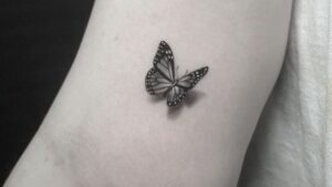 Tiny tattoos and micro motifs