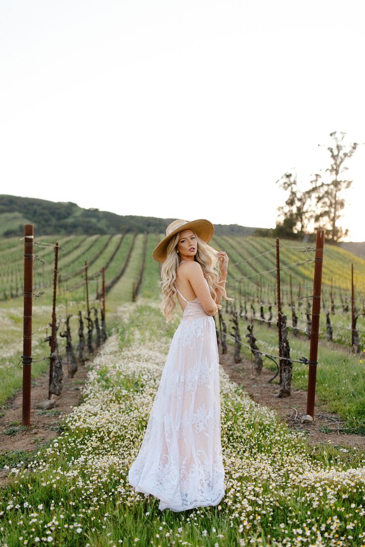 A Flowy Dress for a Spring Outdoor Session