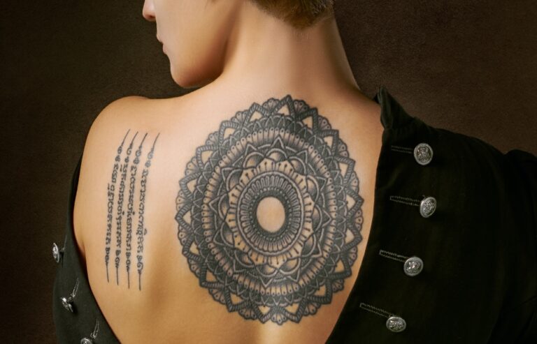 30 Astonishing Spine Tattoos for Females: Artistic Beauty